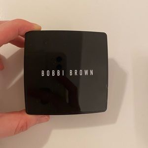 Bobbi brown sheer finish pressed powder (Pale yellow)